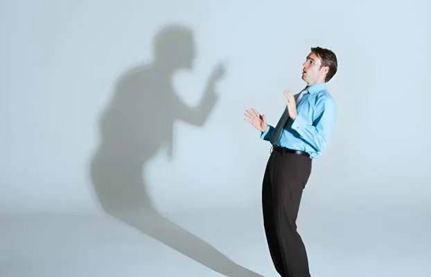 سایه شخصیت چیست و چرا نادیده گرفتن آن زندگی ما را تخریب می‌کند؟